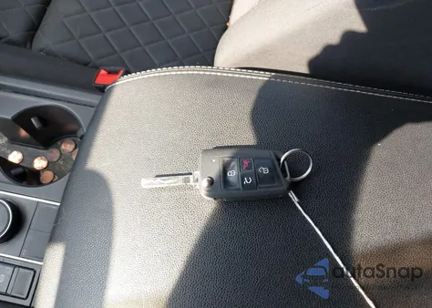 2020 Volkswagen Atlas Cross Sport 2.0T S z USA, uszkodzony, nr VIN 1V2GC2CAXLC202187